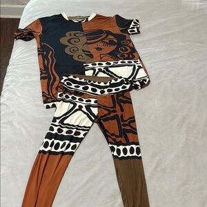 Fashion Nova in Brown and Black top with leggings never worn